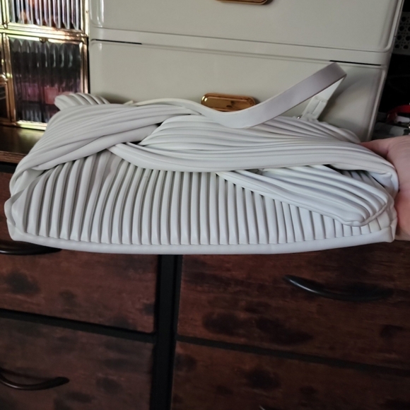 Jason Wu Corrie Cluth Mini Handbag - Picture 3 of 9